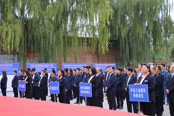 市委副書(shū)記、市長(cháng)王奮彥帶隊觀(guān)摩督查公司項目建設工作(圖4)